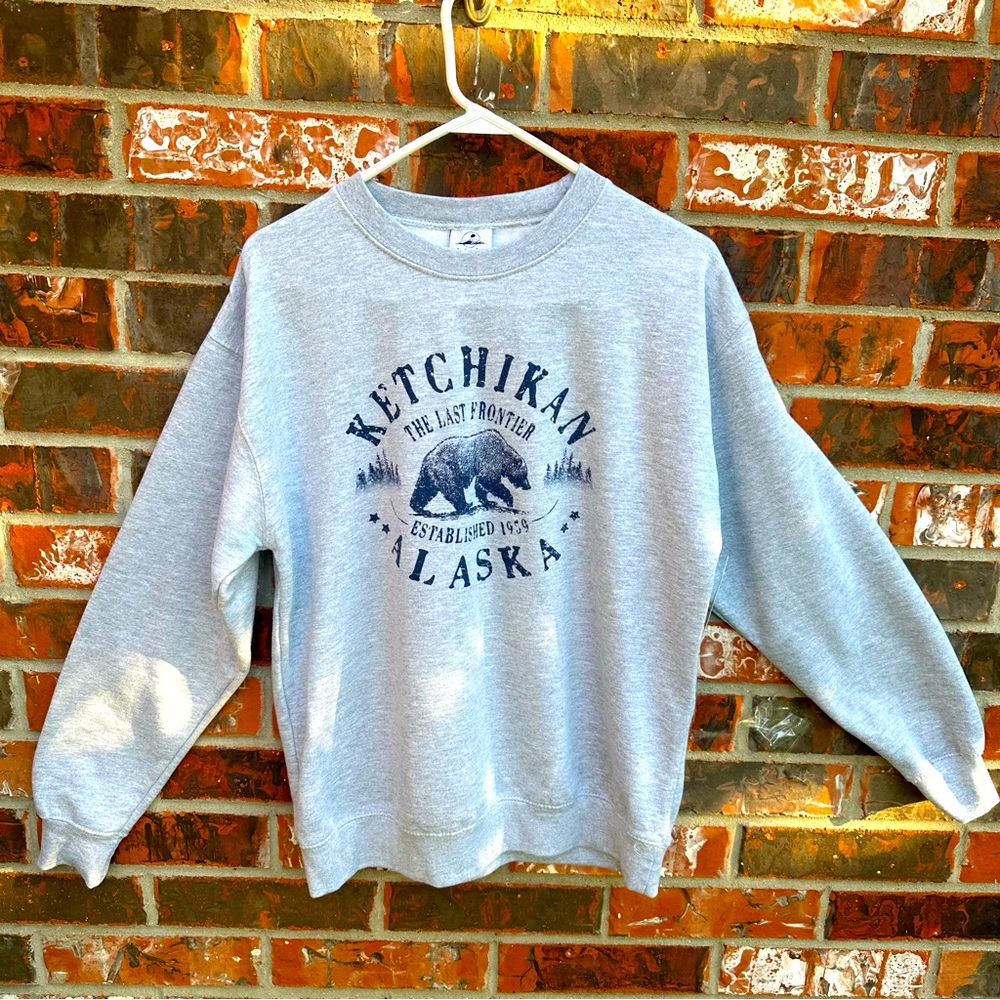 Women’s Ketchikan, Alaska The Last Frontier Sweatshirt (M) (new, with tags)